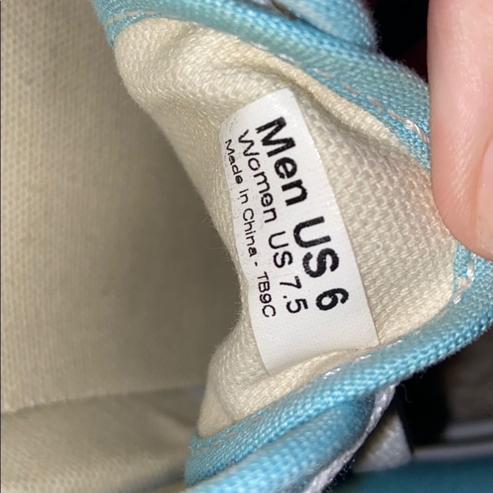 Vans - Picture 3 of 3